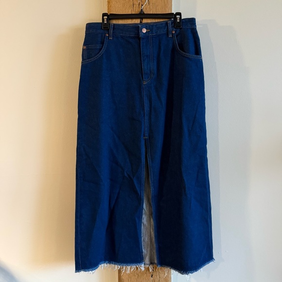 Anthropologie The Madi Front-Slit Denim Skirt by Pilcro - Picture 3 of 11